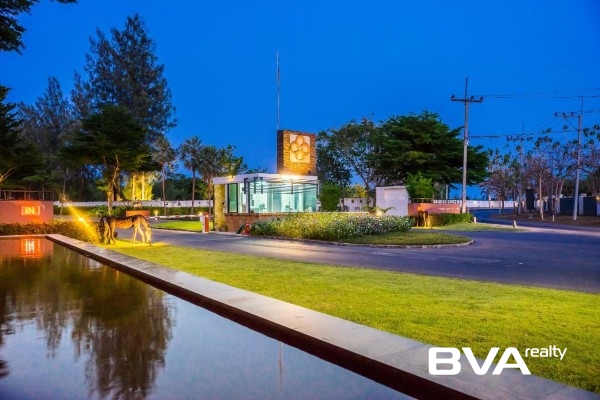 house for sale East Pattaya The Village at Horseshoe Point