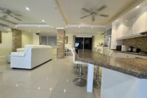 Condo for Sale Rungfa Condominium Central Pattaya BVA112908